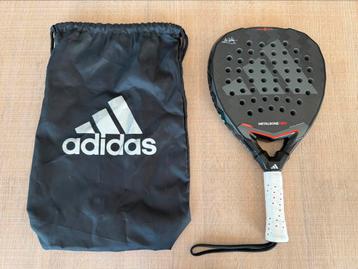 Adidas Metalbone 3.4 2025 HRD+ Padelracket beschikbaar voor biedingen