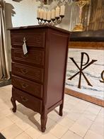 Antiek frans ladekastje, kleur burgundy, landelijk wonen, Nieuw, De Steeg, Minder dan 100 cm, Il fienile