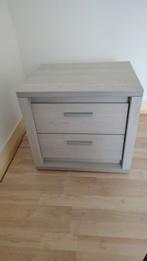 Nachtkastje met 2 lades, Zo goed als nieuw, 45 tot 65 cm, Hout, 55 tot 70 cm
