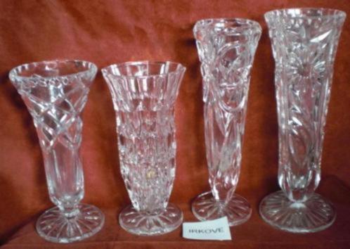 KRISTAL * MOOIE VAZEN OP VOET * Vier Stuks *, Huis en Inrichting, Woonaccessoires | Vazen, Nieuw, Overige kleuren, Minder dan 50 cm