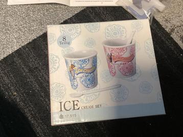 4x IJsbeker met Lepel - Nieuw beschikbaar voor biedingen