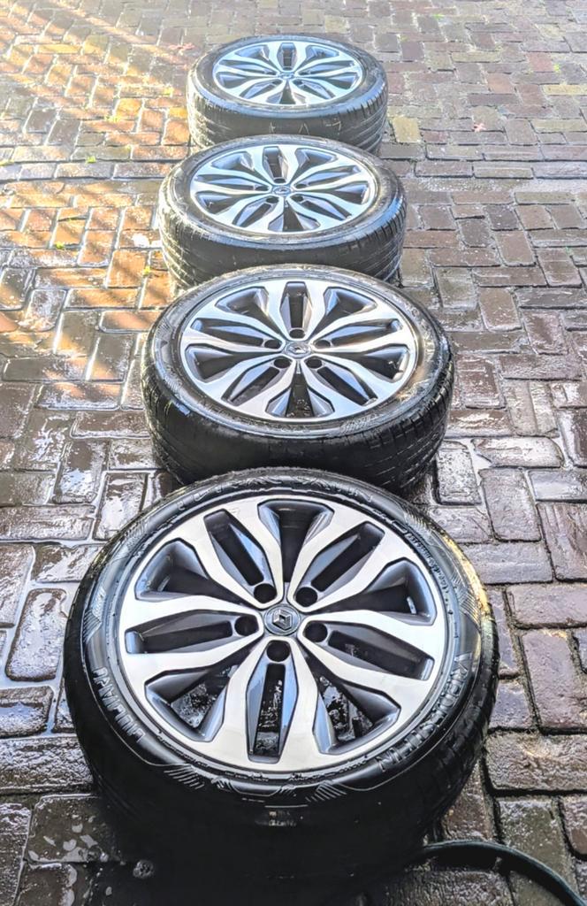 Renault 18 inch set velgen 'Duetto' / wielen - Herbe Grey, Auto-onderdelen, Banden en Velgen, Banden en Velgen, Zomerbanden, 18 inch