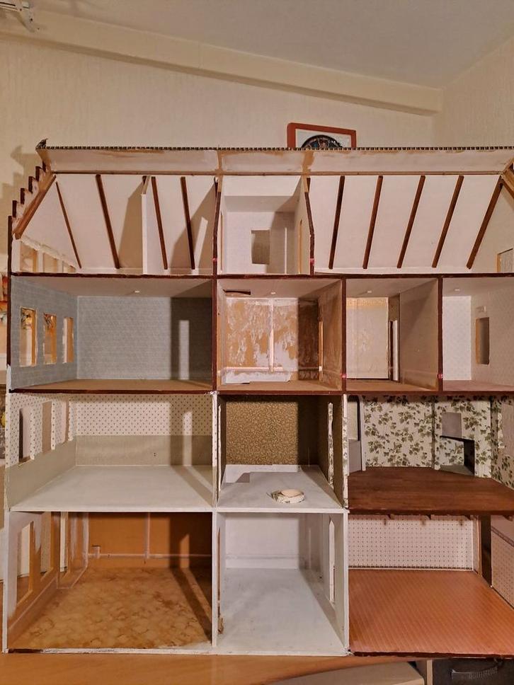 Te koop poppenhuis. Model Gouda bxhxd = 120x115x42, Verzamelen, Poppenhuizen en Toebehoren, Gebruikt, Poppenhuis, Ophalen