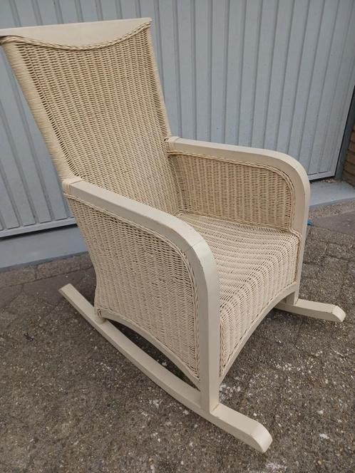 Rotan Schommelstoel met Houten Frame, Huis en Inrichting, Fauteuils, Gebruikt, Hout, Riet of Rotan, 50 tot 75 cm, 75 tot 100 cm