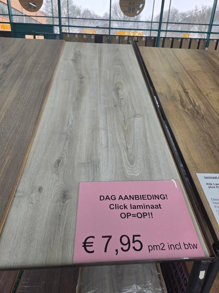 restpartij laminaat 8mm nu voor €7,95pm2, Huis en Inrichting, Stoffering | Vloerbedekking, Nieuw, Laminaat, 75 m² of meer, Ophalen