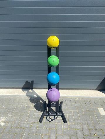 Lifemaxx Medicineball Rack LMX1251 inclusief 4 ballen beschikbaar voor biedingen