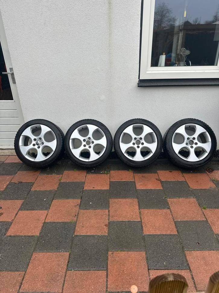 Golf GTI Velgen met Winterbanden, Auto-onderdelen, Banden en Velgen, Banden en Velgen, Winterbanden, 17 inch, 225 mm, Personenwagen