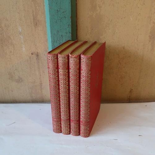 Set 4 oude boeken uit 1941 kaft rood A.M. de Jong, Antiek en Kunst, Curiosa en Brocante, Ophalen of Verzenden