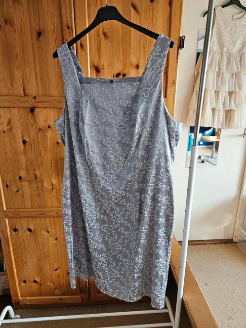 Zilvergrijs coctailjurkje, maat = lees advertentie!!, Kleding | Dames, Grote Maten, Zo goed als nieuw, Jurk, Ophalen of Verzenden