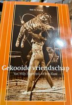 Circus!! Circusboeken van Dick Vrieling € 10,00 per stuk, Ophalen of Verzenden