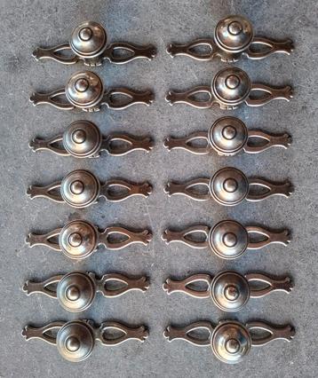 14 stuks knop met schild in antieke tin old ook, landelijk. beschikbaar voor biedingen