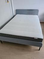 Bed mattress and bed frame 140x200, Huis en Inrichting, Slaapkamer | Matrassen en Bedbodems, 140 cm, Zo goed als nieuw, Ophalen