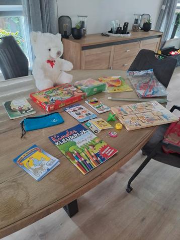 Bijna gratis!! Leuke kinderspullen mix. Alles 5 euro beschikbaar voor biedingen