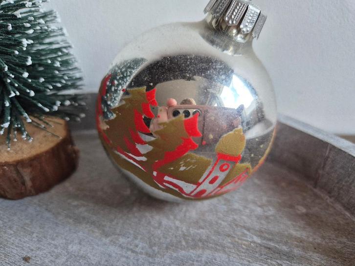 Oude kerstbal zilver met kerstdorp 458, Diversen, Kerst, Gebruikt, Ophalen of Verzenden