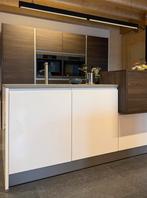 Showroomkeuken met kookeiland, Huis en Inrichting, Keuken | Complete keukens, Ophalen, Bruin, Overige typen, Graniet of Steen