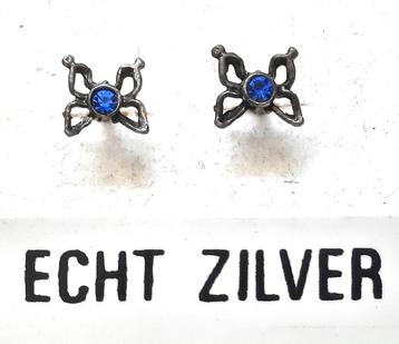 Mooie zilveren oorbellen, vlinder met blauw steentje (6917) beschikbaar voor biedingen