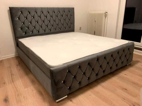 Elegante Bedframe met Knopen – Beschikbaar in Meerdere Maten, Huis en Inrichting, Slaapkamer | Beddengoed, Nieuw, Verzenden