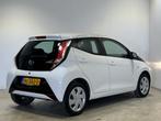 Toyota Aygo 1.0 VVT-i x-play | Navigatie | Airco | Limiter |, Auto's, Voorwielaandrijving, Stof, Gebruikt, 4 stoelen