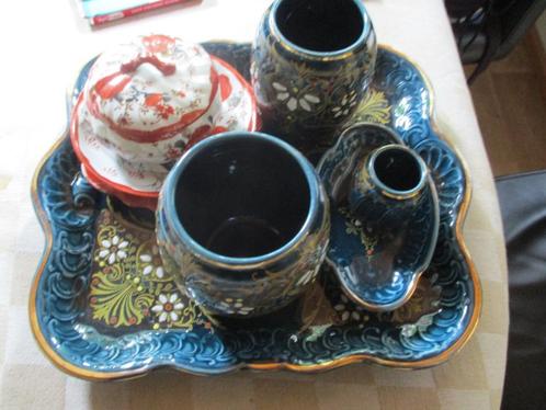 servies antiek groen blauw en rood wit porselein fraai, Antiek en Kunst, Antiek | Servies compleet, Ophalen of Verzenden