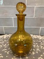 Oud glazen karafje, amberkleur (120825), Antiek en Kunst, Antiek | Glas en Kristal, Ophalen of Verzenden