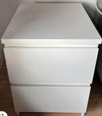 Twee witte Malm nachtkastjes, Ophalen, Gebruikt, Minder dan 45 cm, Minder dan 55 cm