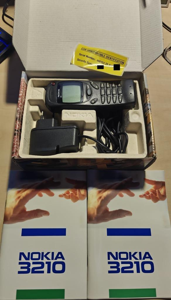 Nokia 3210 NHE-8  ca. 2020 met doos -compleet-, Telecommunicatie, Mobiele telefoons | Nokia, Gebruikt, Zonder abonnement, Zonder simlock