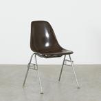 Eames stoel DSR met fiberglass kuip bruin Herman Miller, Huis en Inrichting, Stoelen, Ophalen, Gebruikt, Mid century modern, Metaal