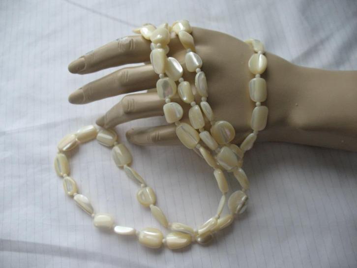 Lange Ketting Kralen Parelmoer Roomkleur Vintage, Sieraden, Tassen en Uiterlijk, Antieke sieraden, Ketting, Overige materialen