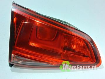 Achterlicht links van een Volkswagen Golf beschikbaar voor biedingen