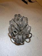 Zilveren filigraan broche bloem motief, Ophalen of Verzenden, Gebruikt, 4 tot 7 cm, Zilver