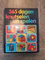 365 Dagen knutselen en spelen (1978), Gelezen, Ophalen of Verzenden, Overige onderwerpen, Geschikt voor kinderen