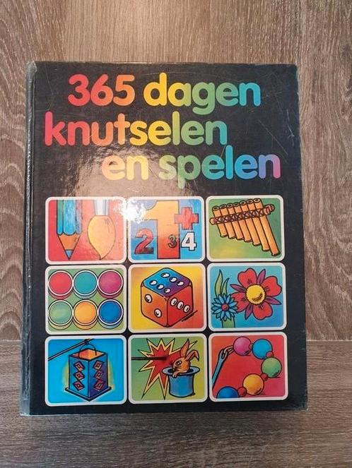 365 Dagen knutselen en spelen (1978), Boeken, Hobby en Vrije tijd, Gelezen, Overige onderwerpen, Geschikt voor kinderen, Ophalen of Verzenden