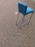 4 barkrukken met rugsteun van blauwe stof en stalen frame, Huis en Inrichting, Barkrukken, Ophalen, Gebruikt