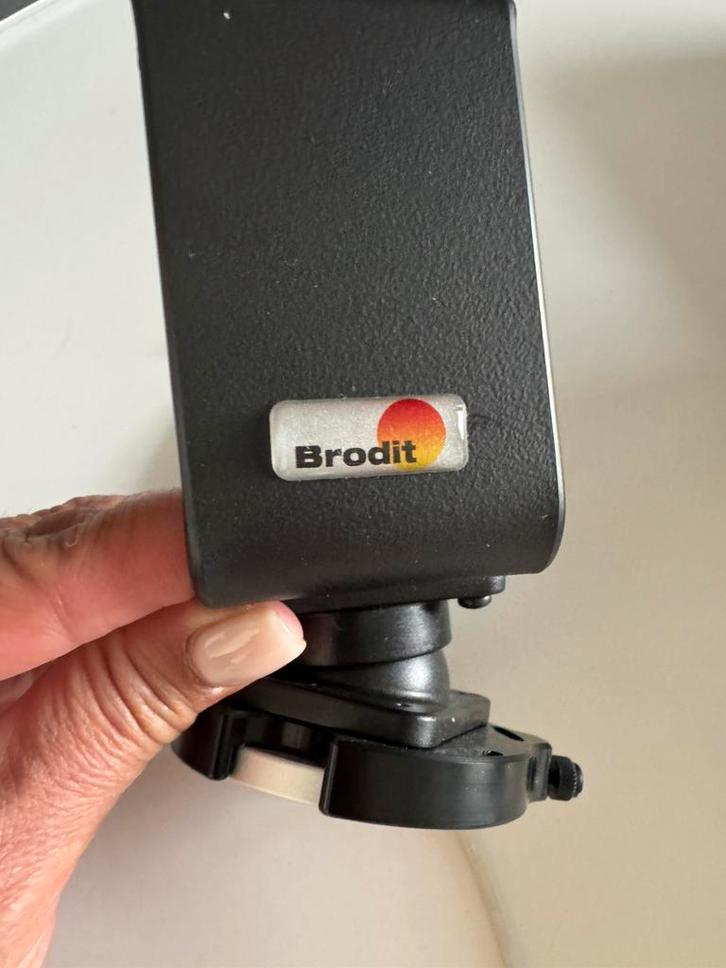 Titel: Brodit ProClip autohouder (Item nr. 855423 + 855494), Auto diversen, Carkits, Zo goed als nieuw, Ophalen of Verzenden