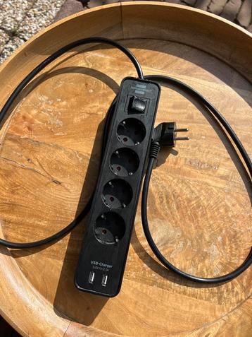Brennenstuhl stekkerdoos met USB beschikbaar voor biedingen