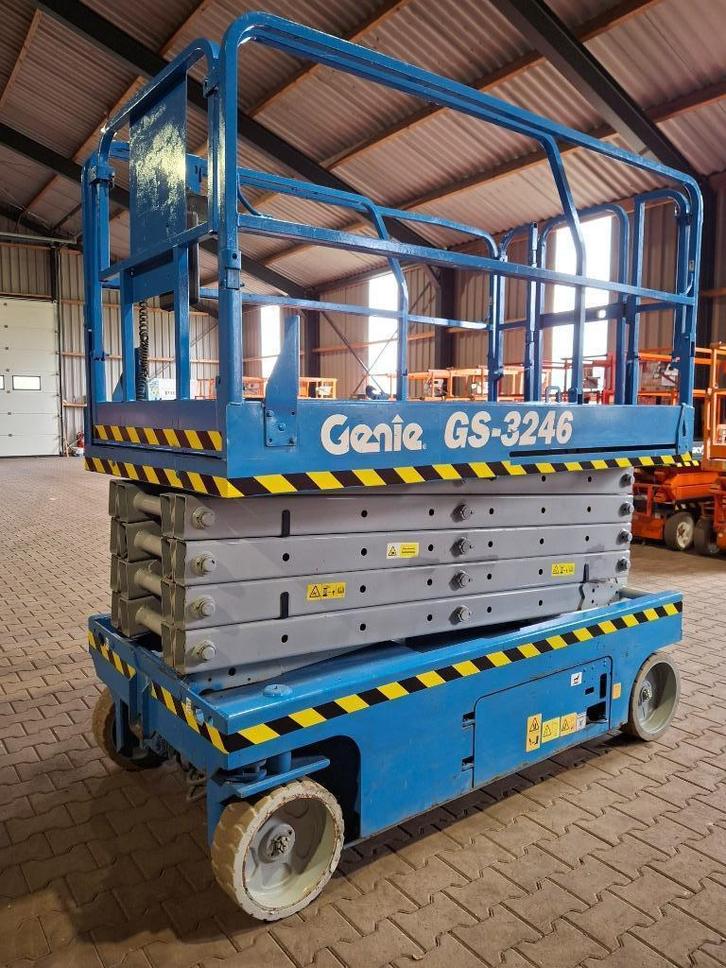 Genie GS-3246 schaarhoogwerker hoogwerker, Zakelijke goederen, Machines en Bouw | Liften, Steigers en Ladders, Ophalen