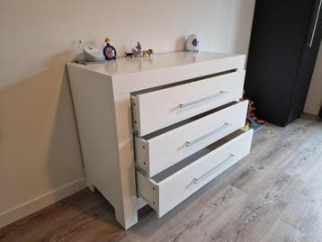 Mooie commode en ledikant Bopita Verona beschikbaar voor biedingen