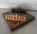 Bijzonder opklapbaar schaakbord met houten stukken, Ophalen of Verzenden, Minder dan 500 stukjes, Zo goed als nieuw, Schaken