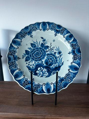 Antiek Delfts blauw bord beschikbaar voor biedingen