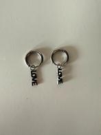 Love oorbellen/oorhangers, Overige materialen, Hangers, Ophalen of Verzenden, Zo goed als nieuw