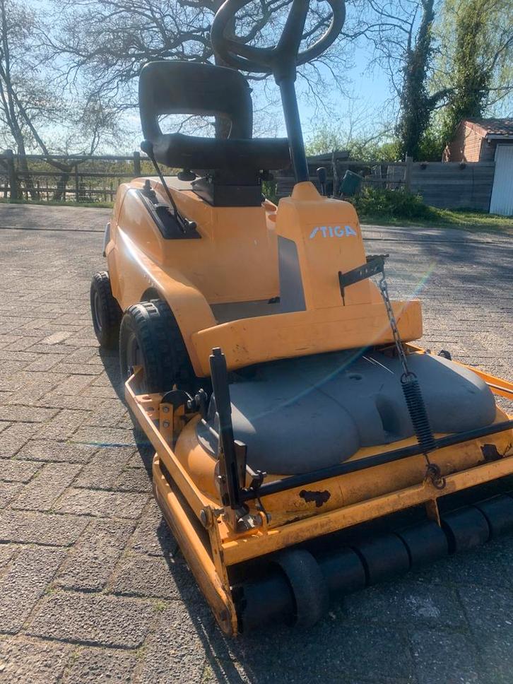 Stiga  villa Senator, Tuin en Terras, Zitmaaiers, Zo goed als nieuw, Mulchfunctie, Ophalen