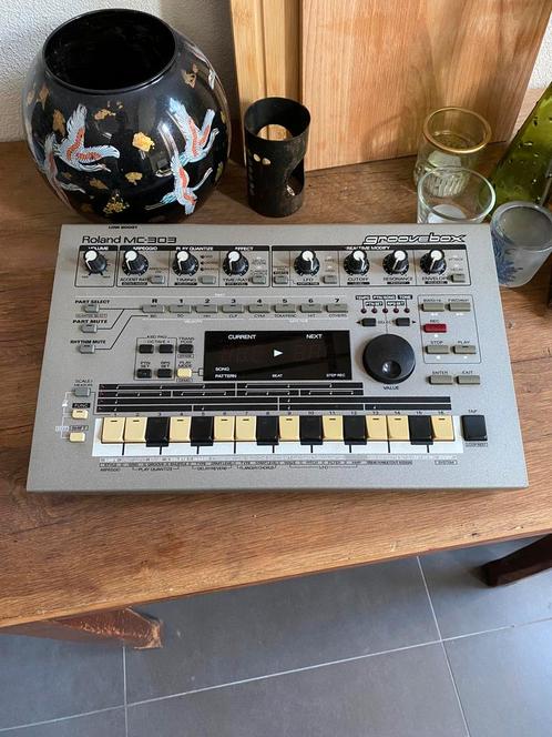 Roland MC-303 Groovebox, Muziek en Instrumenten, Samplers, Gebruikt, Ophalen of Verzenden