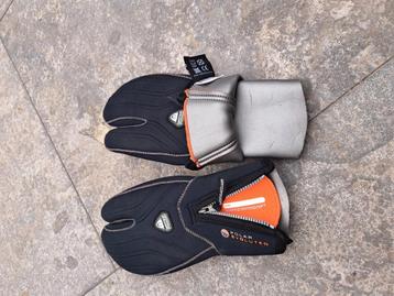 Waterproof 7 mm semidroog duikhandschoen XXL beschikbaar voor biedingen