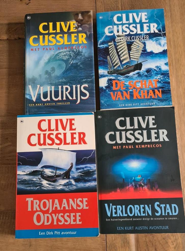 Vuurijs van de schrijver Clive Cussler 4 boeken thrillers, Boeken, Avontuur en Actie, Zo goed als nieuw, Ophalen of Verzenden