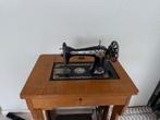 Vintage Singer Trapnaaimachine met Tafel, Antiek en Kunst, Ophalen