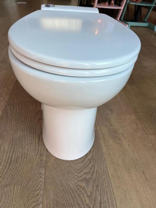 wc dual flush met vermaler  ideaal voor camper of camping., Doe-het-zelf en Verbouw, Sanitair, Toilet, Ophalen