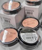 12X Makeup Revolution Pressed Powder - Soft Pink - make-up, Gehele gezicht, Nieuw, Ophalen of Verzenden, H