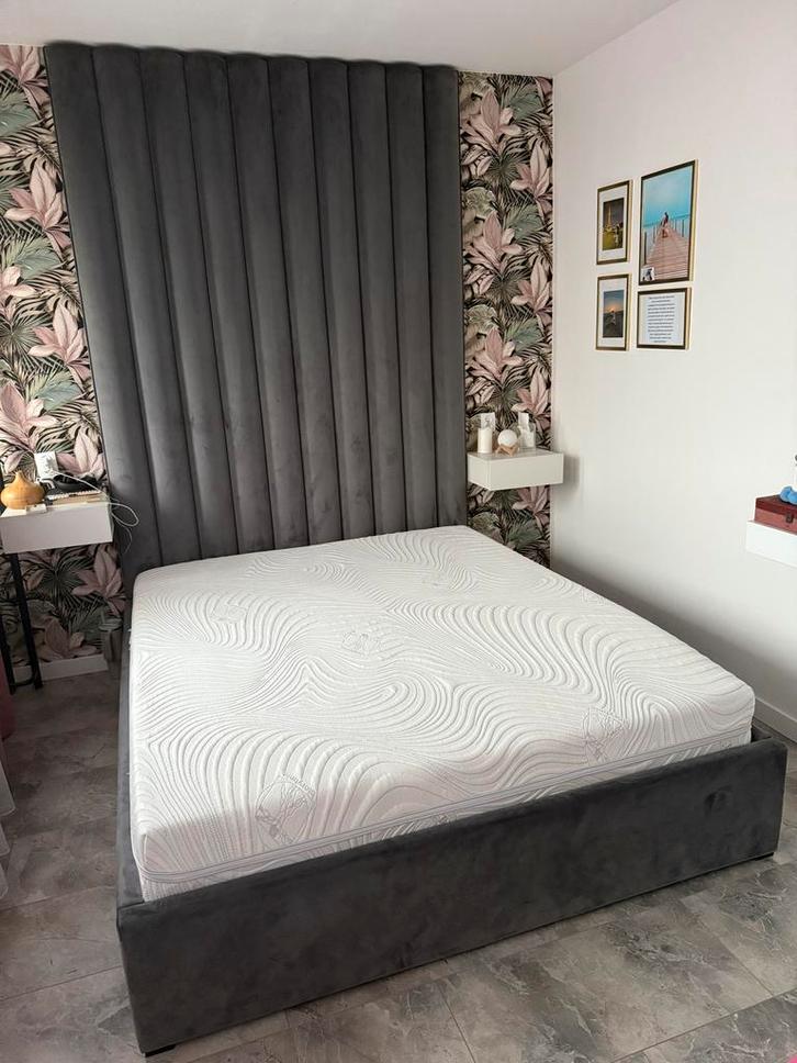 Grijze Tweepersoons Bed met Opbergruimte, Huis en Inrichting, Slaapkamer | Bedden, Zo goed als nieuw, Tweepersoons, 160 cm, 200 cm