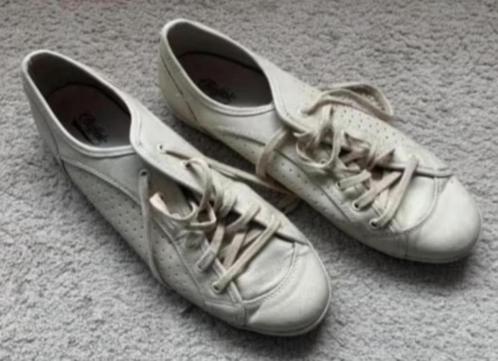 Cremekleurige lage schoenen, zomerschoenen; Buffalo; 41 42, Kleding | Dames, Schoenen, Gedragen, Sneakers of Gympen, Ophalen of Verzenden