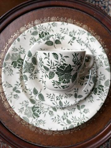 Engelse servies Hight Thee beschikbaar voor biedingen